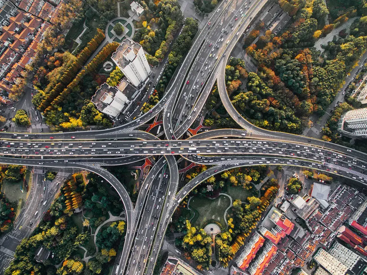 上海延安东路立交的多层道路